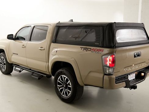 Used 2020 Toyota Tacoma TRD Sport AWD/4WD image 7