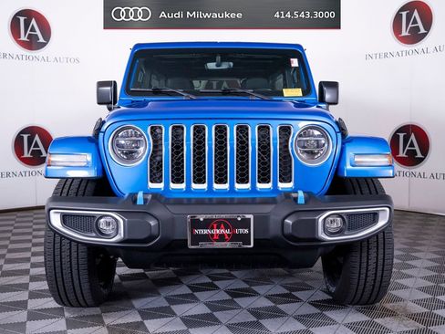 Used 2022 Jeep Wrangler Unlimited Sahara w/ Cold Weather Group AWD/4WD image 2