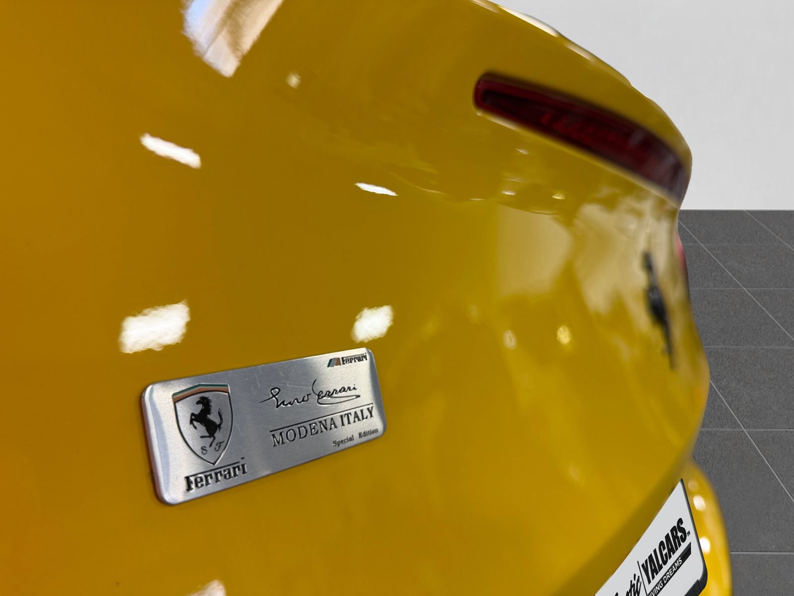 Used 2015 Ferrari California T RWD image 44