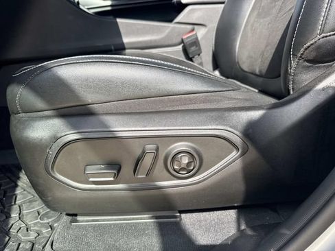 Used 2023 Jeep Grand Cherokee L Laredo RWD image 23