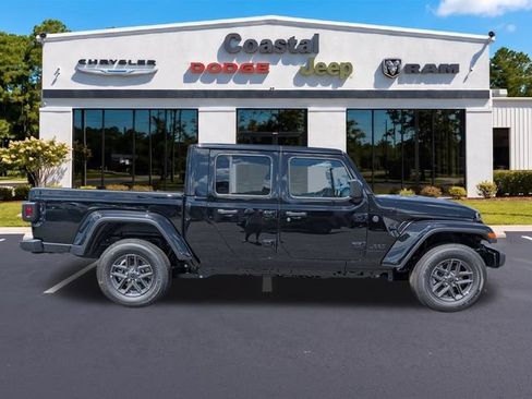 New 2025 Jeep Gladiator Sport AWD/4WD image 3