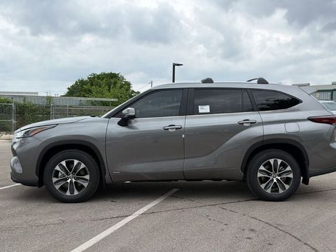 New 2026 Toyota Highlander XLE AWD/4WD image 10