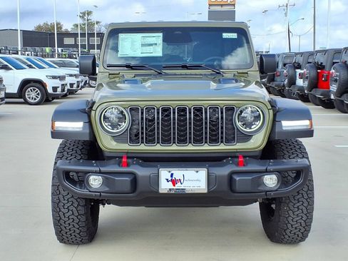 New 2026 Jeep Wrangler Unlimited Rubicon w/ Steel Bumper Group AWD/4WD image 4