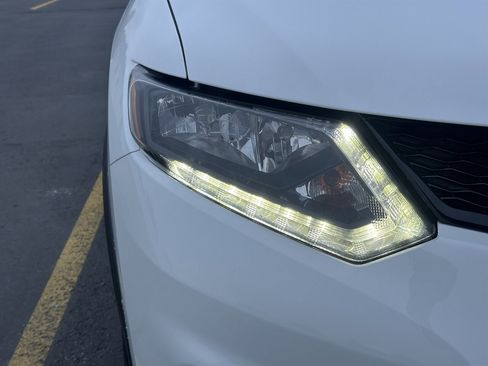 Used 2016 Nissan Rogue S w/ Appearance Package image 17