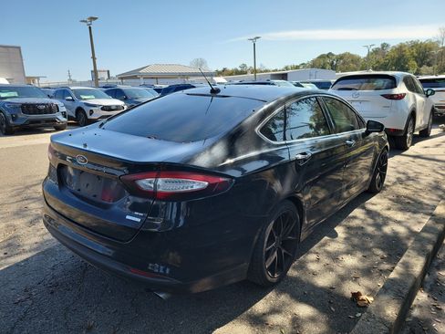 Used 2016 Ford Fusion SE w/ Equipment Group 202A image 3