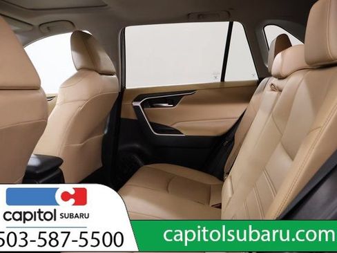 Used 2021 Toyota RAV4 XLE Premium AWD/4WD image 31