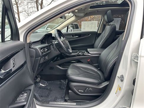 Certified 2022 Lincoln Nautilus Reserve image 19