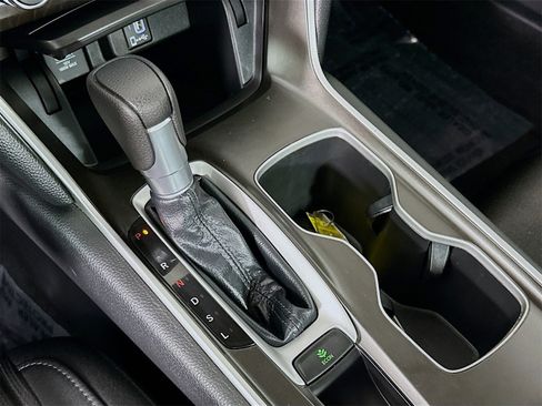 Used 2018 Honda Accord EX image 16