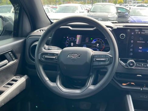 Used 2025 Chevrolet Colorado Trail Boss AWD/4WD image 12