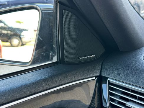 Used 2010 Mercedes-Benz E 550 Sedan w/ Premium 2 Pkg image 32