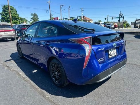 Used 2017 Toyota Prius Two w/ Prius Two Safety Plus Package FWD image 6