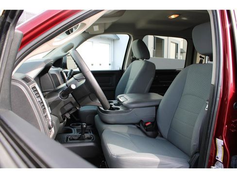 Used 2017 RAM 2500 Tradesman w/ Chrome Appearance Group image 8