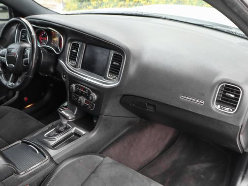Used 2018 Dodge Charger R/T Scat Pack w/ Dynamics Package RWD image 39