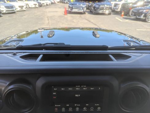 Used 2022 Jeep Wrangler Unlimited Sport image 20