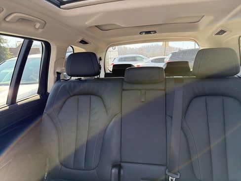 Used 2022 BMW X7 xDrive40i w/ Premium Package AWD/4WD image 10
