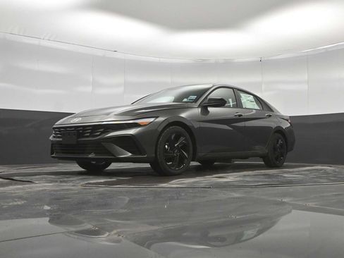New 2026 Hyundai Elantra Sport FWD image 34