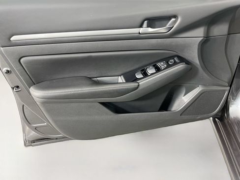Used 2023 Nissan Altima 2.5 SV FWD image 24