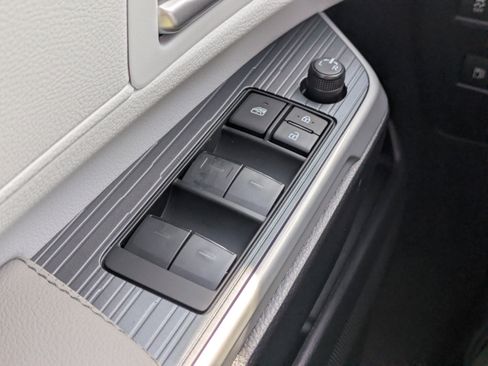 New 2026 Toyota Sienna XLE FWD image 27