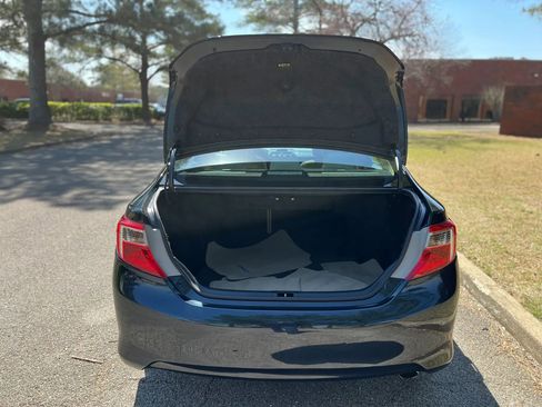 Used 2012 Toyota Camry XLE w/ Leather Pkg image 19