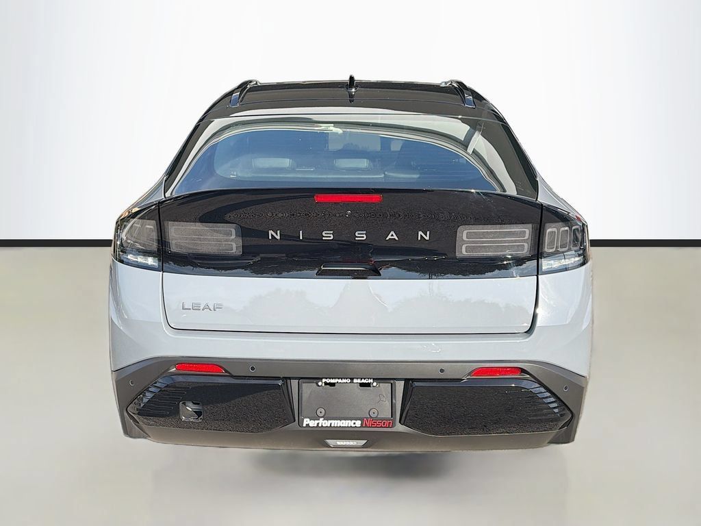 New 2026 Nissan Leaf Platinum+ w/ Cargo Package (Platinum+) FWD image 8