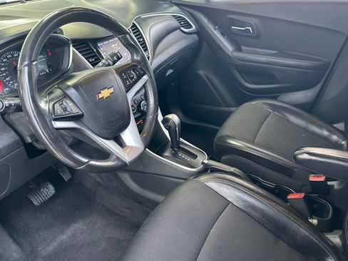 Used 2022 Chevrolet Trax LT w/ Driver Confidence Package AWD/4WD image 10