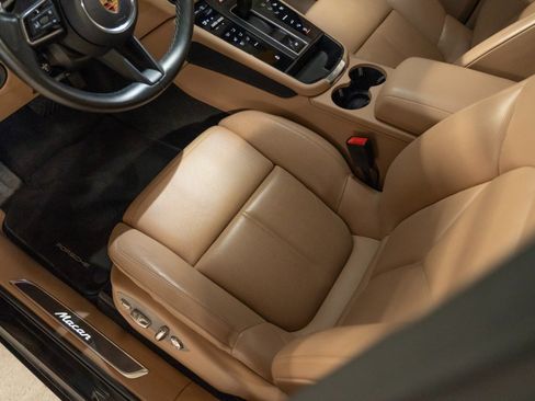 Certified 2023 Porsche Macan AWD/4WD image 14
