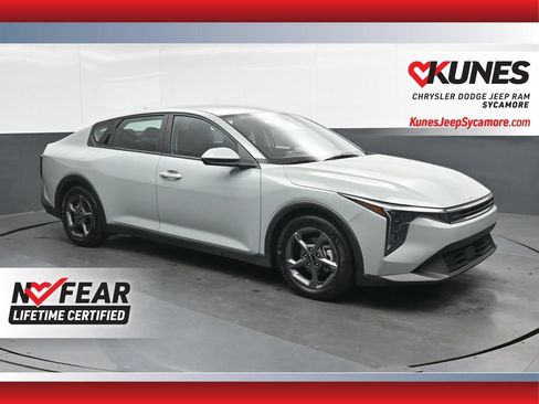 Used 2025 Kia K4 FWD image 1