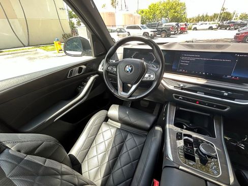 Used 2024 BMW X5 xDrive40i w/ Premium Package AWD/4WD image 9