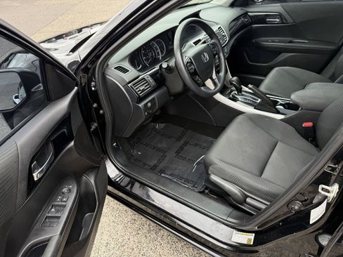 Used 2016 Honda Accord LX image 10