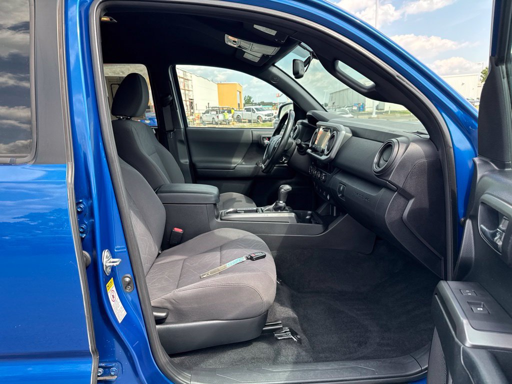 Used 2016 Toyota Tacoma TRD Sport w/ Towing Package AWD/4WD image 41
