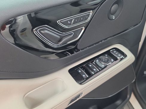 New 2026 Lincoln Aviator AWD image 21
