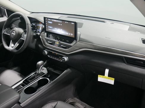 New 2025 Nissan Altima 2.5 SL FWD image 14