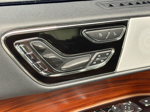 Used 2023 Lincoln Navigator Reserve AWD/4WD image 27