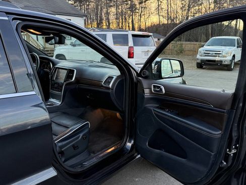 Used 2015 Jeep Grand Cherokee Overland image 17