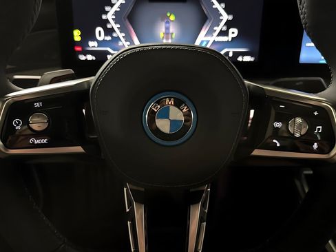Used 2026 BMW i7 eDrive50 w/ M Sport Package RWD image 11
