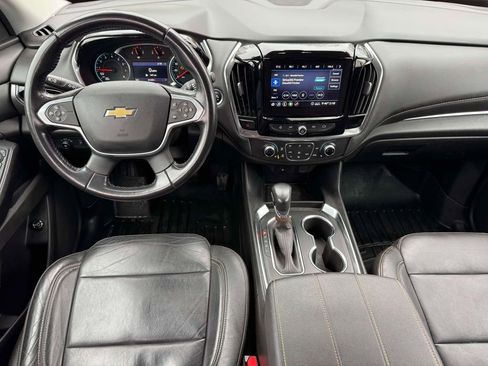 Used 2021 Chevrolet Traverse LT image 17