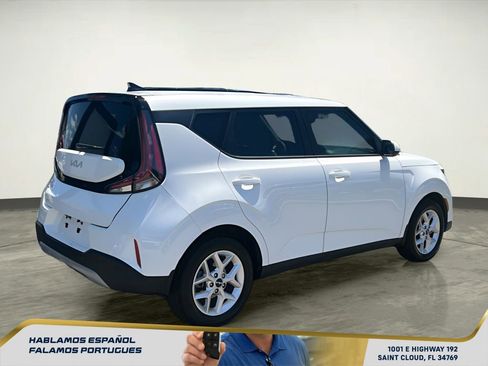 Used 2025 Kia Soul LX w/ LX Technology Package FWD image 6