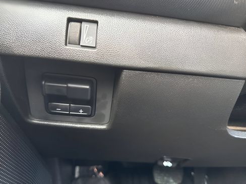 Used 2025 Chevrolet Colorado Z71 AWD/4WD image 25