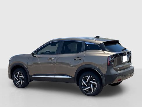 New 2026 Nissan Kicks SV FWD image 3