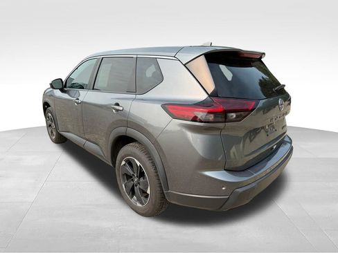 Used 2024 Nissan Rogue SV AWD/4WD image 4