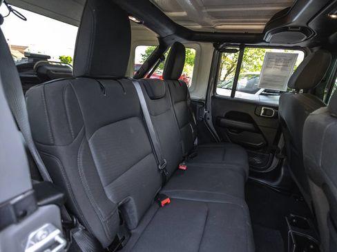 Used 2021 Jeep Wrangler Unlimited Sahara AWD/4WD image 29
