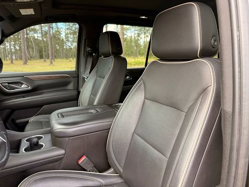 Used 2021 Chevrolet Tahoe Premier w/ Premium Package AWD/4WD image 15