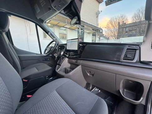 Used 2024 Ford Transit 350 XLT image 31