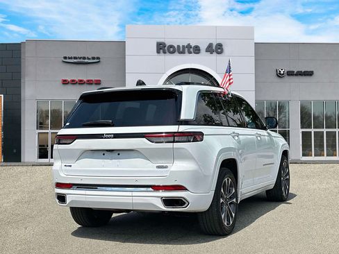 Used 2023 Jeep Grand Cherokee Overland AWD/4WD image 5