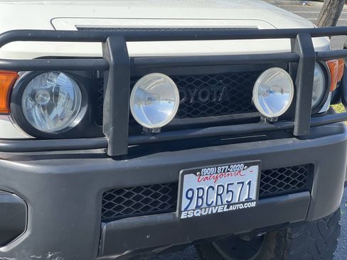 Used 2008 Toyota FJ Cruiser 4WD image 8