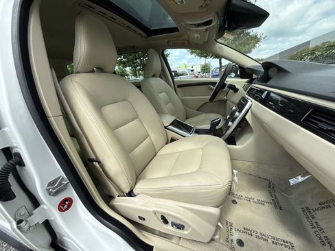 Used 2016 Volvo XC70 T5 Platinum w/ Protection Package FWD image 27