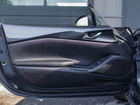Used 2016 MAZDA MX-5 Miata Club image 9