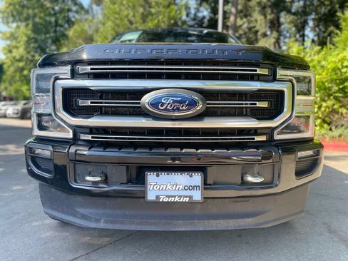 Used 2022 Ford F250 Platinum w/ FX4 Off-Road Package AWD/4WD image 8