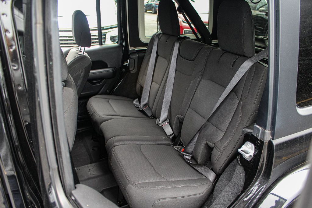 Used 2023 Jeep Wrangler Unlimited Sahara w/ Cold Weather Group AWD/4WD image 26