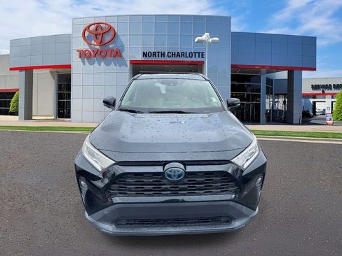 Used 2019 Toyota RAV4 XLE image 3